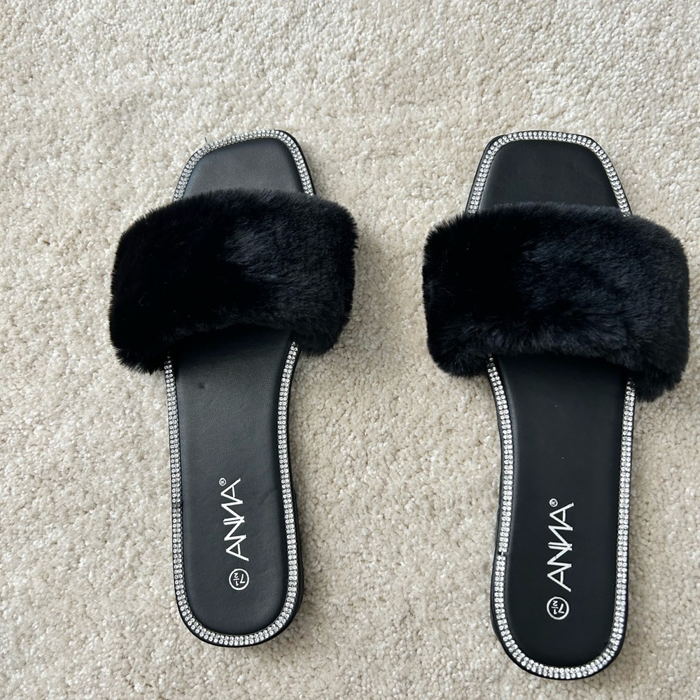 Anna Black Faux Fur Slippers with Silver Trim